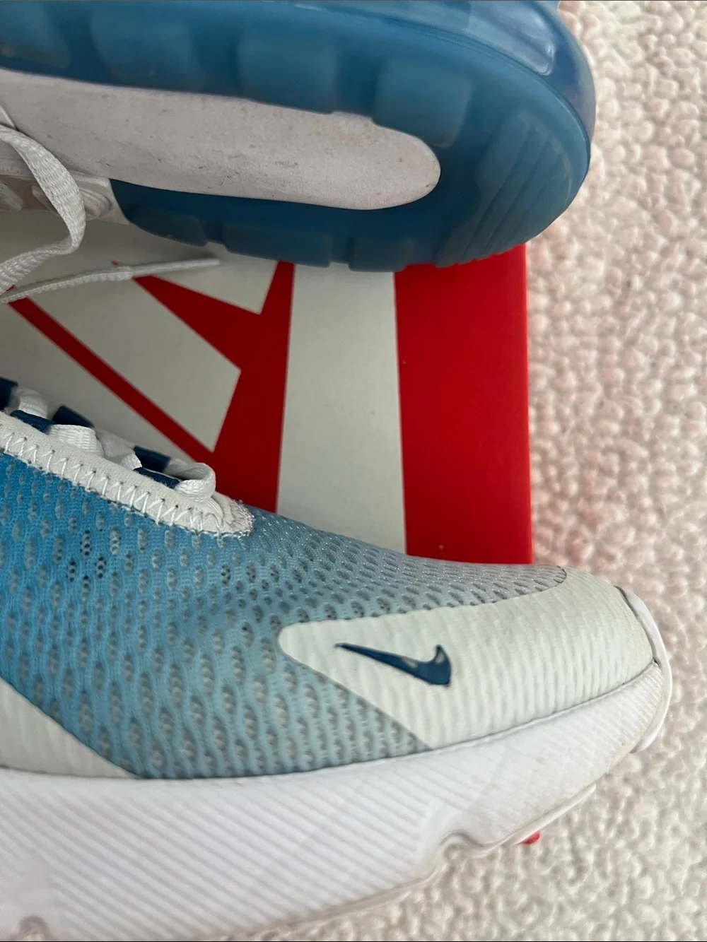 Nike Air Max 270 | Size 2.5Y